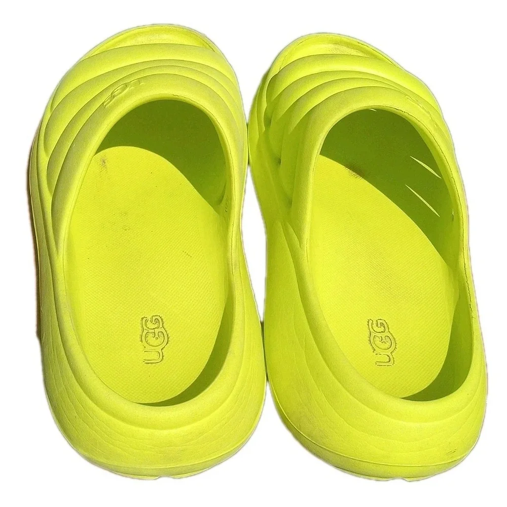 UGG Sandals Kids Youth  Size 3 Sport Yeah Slide Slip-On Shoes Slides Lime Green